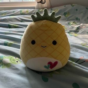 Valentine’s Edition 8” Maui the Pineapple Squishmallow